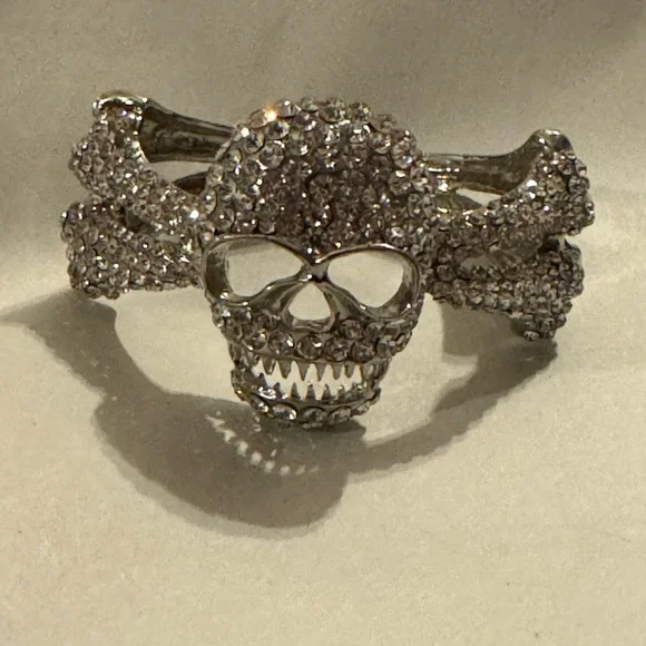 BRACELET SKULL RHINESTONES CLAMPER HALLOWEEN - Picture 2 of 11